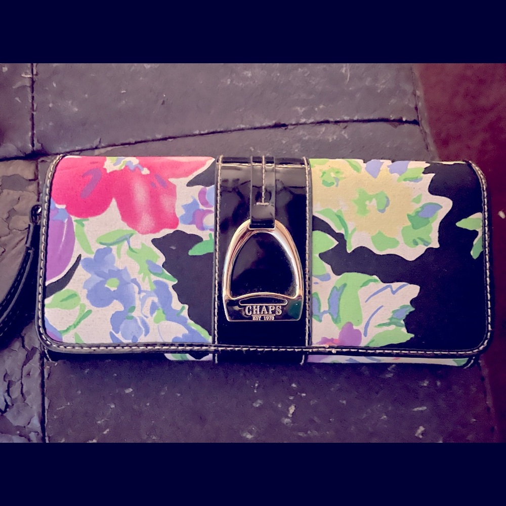 CHAPS Wallet Floral Zip Pocket Organizer